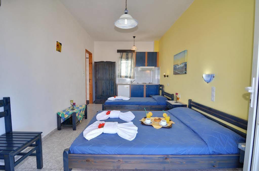 Agnanti Rooms Pachaina Esterno foto