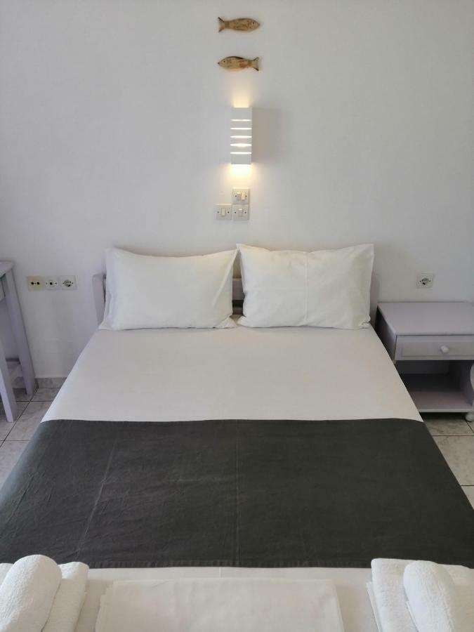 Agnanti Rooms Pachaina Esterno foto